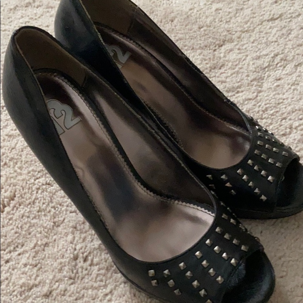 R2 shoes
